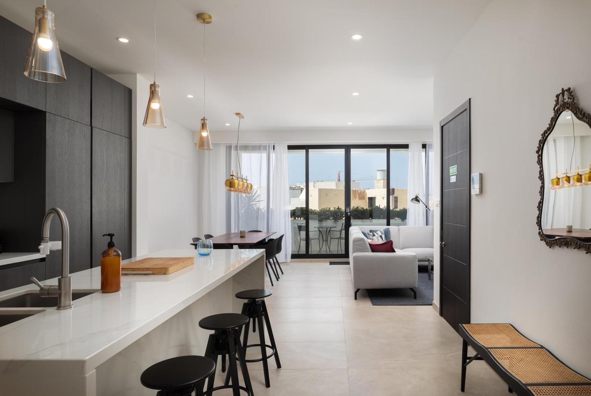 Modern 1Br Spacious Apartment With Terrace - Close To St Thomas Bay Marsaskala Dış mekan fotoğraf
